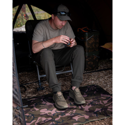 Tapis Fox Camolite Bivvy Mat XL 100cm x 62cm