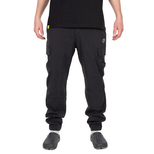 Pantalon de pêche cargo léger Matrix LW noir avec poches sur les cuisses et tissu extensible à séchage rapide